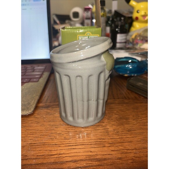 Sesame Street Oscar the Grouch Ceramic Pen Cup New in Box Desk Organizer - Picture 3 of 8